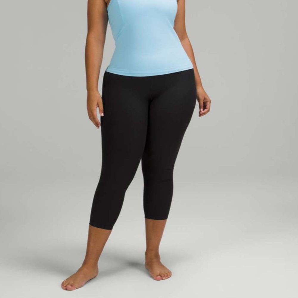 NWT Lululemon 23” Ribbed Align Crop 23” Black Size 6